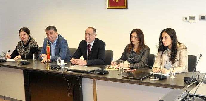 Kinezi žele da uzgajaju ljekovito bilje u Crnoj Gori Kinezi žele da uzgajaju ljekovito bilje u Crnoj Gori