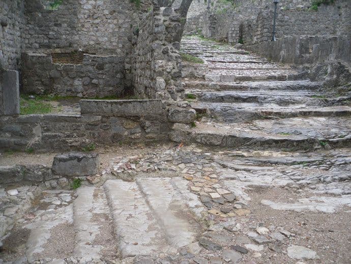 Branislav BOROZAN : NAUKA, IDEOLOGIJA, KULTURNI IDENTITET 1. Branislav BOROZAN : NAUKA, IDEOLOGIJA, KULTURNI IDENTITET 1.