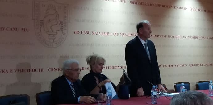 Kiš, svjedok totalitarizama i pisac velikih priča o običnom čovjeku Kiš, svjedok totalitarizama i pisac velikih priča o običnom čovjeku