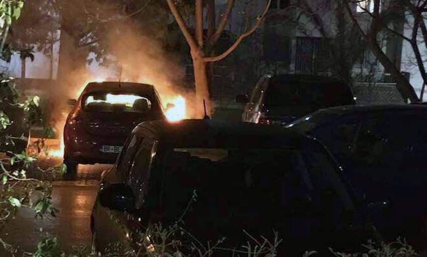 Zapaljen automobil u centru Bara Zapaljen automobil u centru Bara