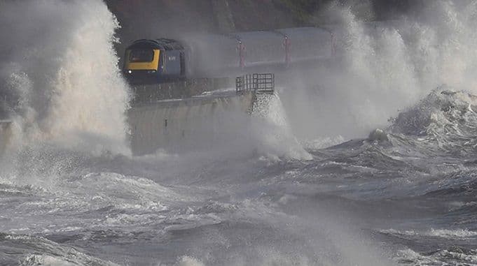 Oluja "Doris" pogodila Britaniju Oluja "Doris" pogodila Britaniju