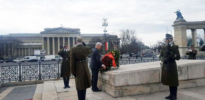 Marković započeo zvaničnu posjetu Mađarskoj Marković započeo zvaničnu posjetu Mađarskoj