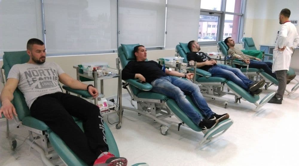 Zaposleni M: tel- a dobrovoljno dali krv Zaposleni M: tel- a dobrovoljno dali krv