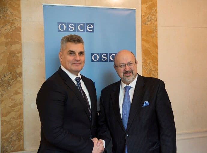 Lanijer: Opozicione stranke treba da se vrate u Skupštinu Lanijer: Opozicione stranke treba da se vrate u Skupštinu