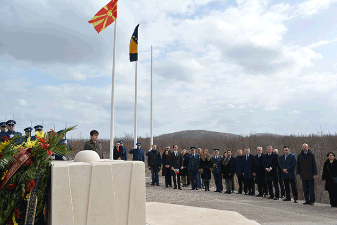 Obilježeno 13 godina od pogibije Borisa Trajkovskog Obilježeno 13 godina od pogibije Borisa Trajkovskog