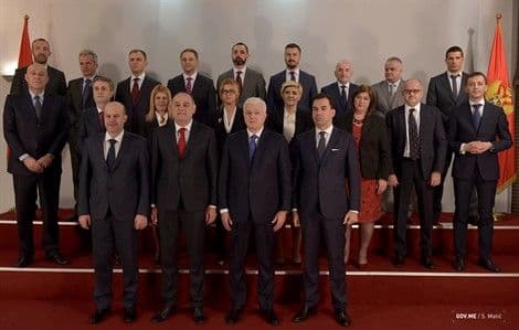 IMOVINSKI KARTONI: Ko u Vladi ima najviše kredita i štednje IMOVINSKI KARTONI: Ko u Vladi ima najviše kredita i štednje