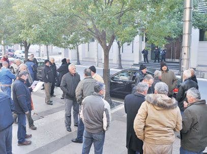 Penzioneri KAP-a nezadovoljni: Neće ni sa kim da dijele 5,4 miliona Penzioneri KAP-a nezadovoljni: Neće ni sa kim da dijele 5,4 miliona