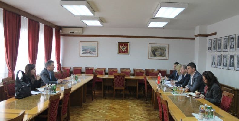 Šef misije MMF-a posjetio Ekonomski fakultet Šef misije MMF-a posjetio Ekonomski fakultet