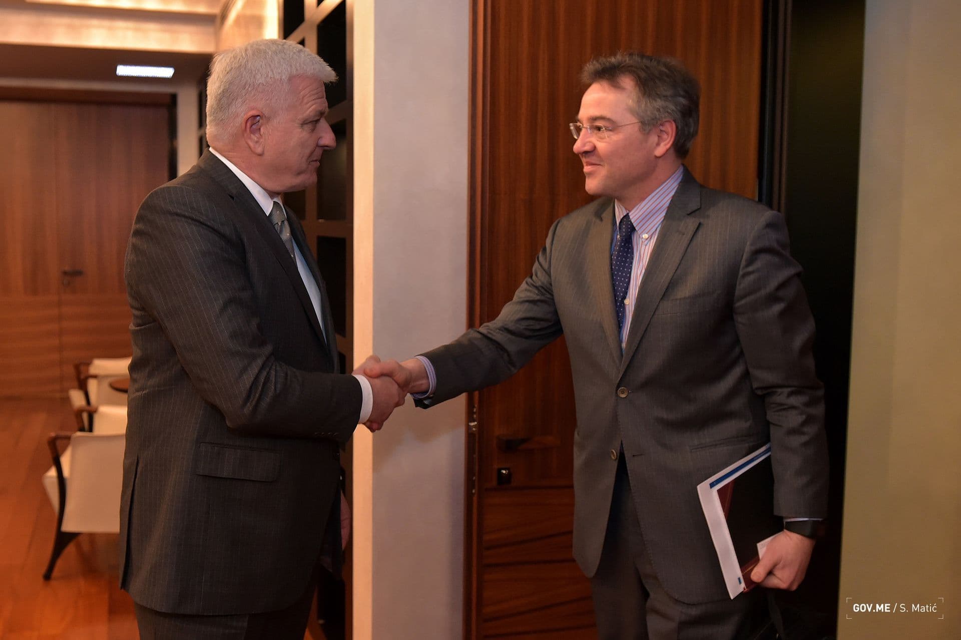 Marković sa Petrijem: MMF smatra da su naknade za majke veliko opterećenje Marković sa Petrijem: MMF smatra da su naknade za majke veliko opterećenje