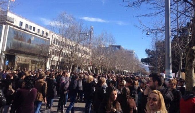 Novi protest majki: Bez dozvole za binu Novi protest majki: Bez dozvole za binu