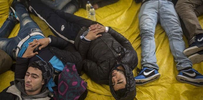 Italijani spasili skoro 1.000 migranata kod obala Libije Italijani spasili skoro 1.000 migranata kod obala Libije