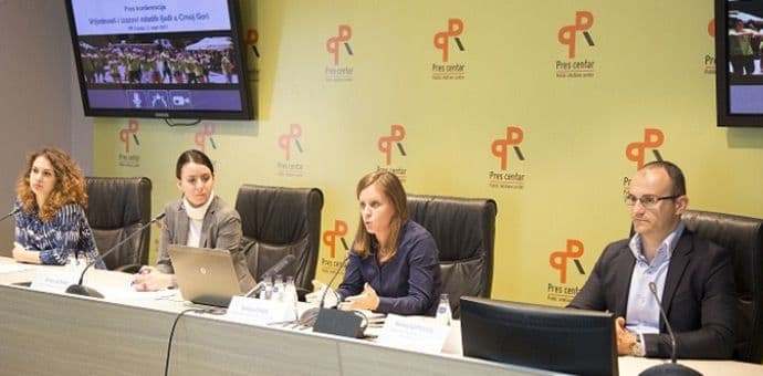 Mladi najmanje tolerantni prema Romima i homoseksualcima Mladi najmanje tolerantni prema Romima i homoseksualcima