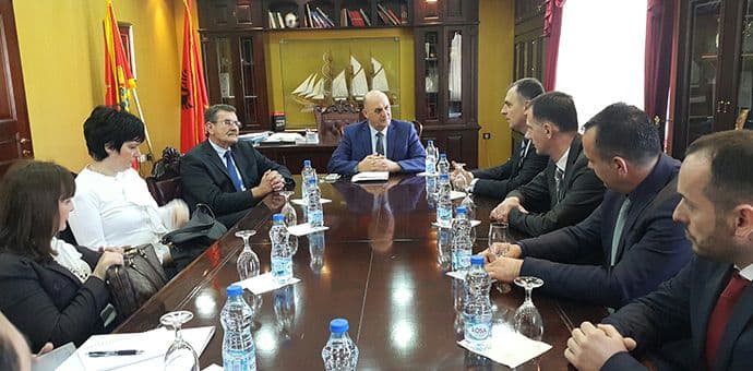 Hrapović u najjužnijoj opštini: Prioritet u zapošljavanju ljekara iz Ulcinja i Bara Hrapović u najjužnijoj opštini: Prioritet u zapošljavanju ljekara iz Ulcinja i Bara