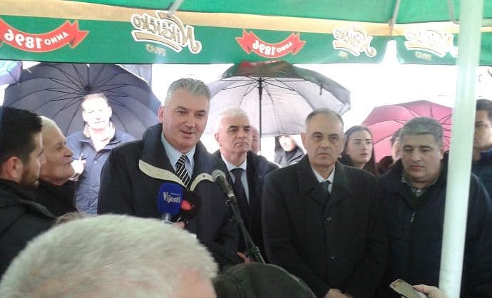 Uručeni ključevi od stanova penzionerima u Nikšiću Uručeni ključevi od stanova penzionerima u Nikšiću