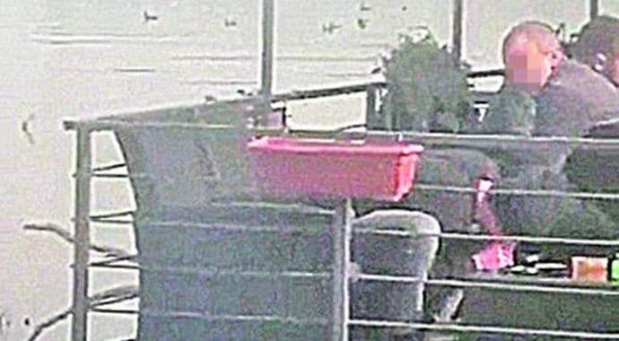 Uz jutarnju kaficu linije kokaina Uz jutarnju kaficu linije kokaina