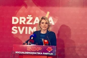 Vuksanović: Vlada u tajnosti sprema prodaju Luke Bar