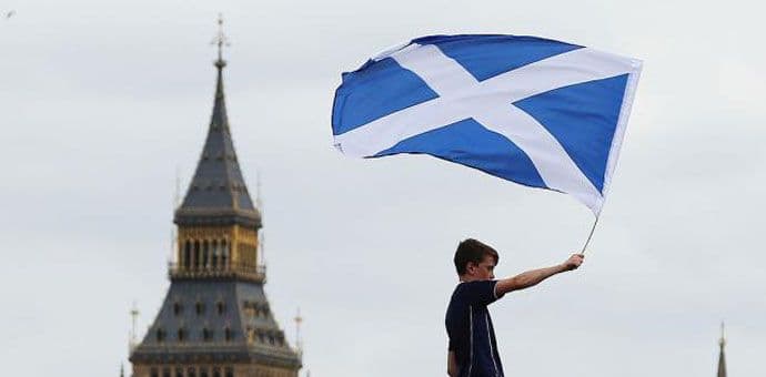 FT: Novi referendum o nezavisnosti Škotske neizbježan FT: Novi referendum o nezavisnosti Škotske neizbježan