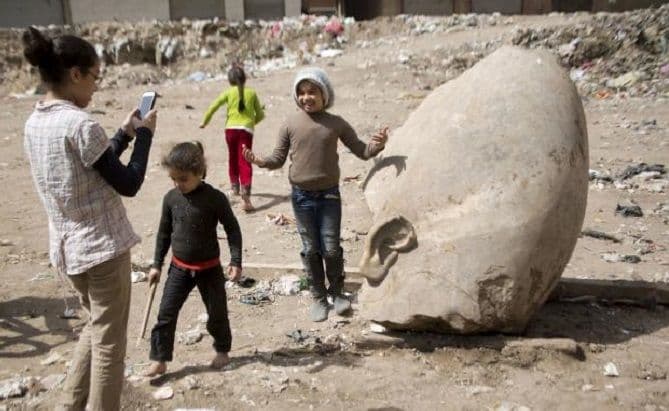 Nađeni neprocjenjivi dijelovi ogromne statue, vjerovatno Ramzesa II Nađeni neprocjenjivi dijelovi ogromne statue, vjerovatno Ramzesa II