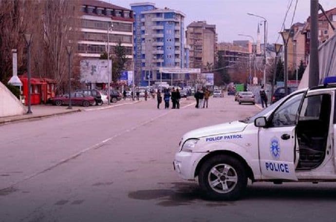 Protest u Kosovskoj Mitrovici zbog smjene policajaca Protest u Kosovskoj Mitrovici zbog smjene policajaca