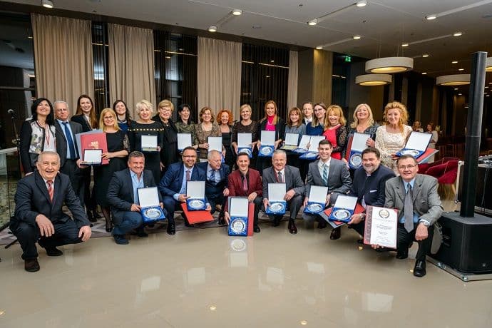 Članice Asocijacije poslovnih žena Crne Gore na skupovima u Zagrebu i Dubrovniku Članice Asocijacije poslovnih žena Crne Gore na skupovima u Zagrebu i Dubrovniku