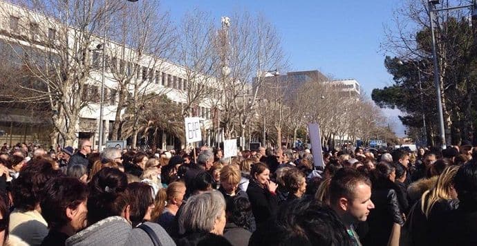 Majke počele da štrajkuju glađu Majke počele da štrajkuju glađu