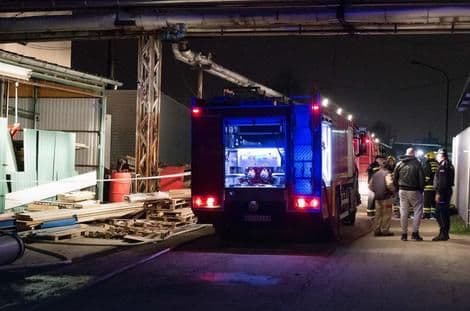 Poginuo mladić, dvije osobe povrijeđene u požaru u Novom Sadu Poginuo mladić, dvije osobe povrijeđene u požaru u Novom Sadu