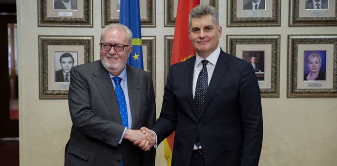 Agramunt: Opozicija ne treba da djeluje na ulici, Vlada da je vrati u parlament Agramunt: Opozicija ne treba da djeluje na ulici, Vlada da je vrati u parlament