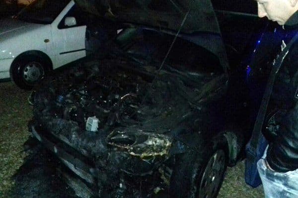 Gorjelo auto poslanika Milutina Đukanovića Gorjelo auto poslanika Milutina Đukanovića