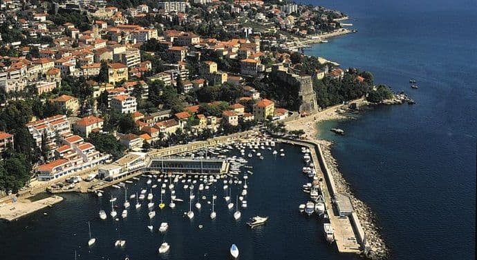 Osumnjičeni da su preprodavali stvari za koje su znali da su ukradene Osumnjičeni da su preprodavali stvari za koje su znali da su ukradene