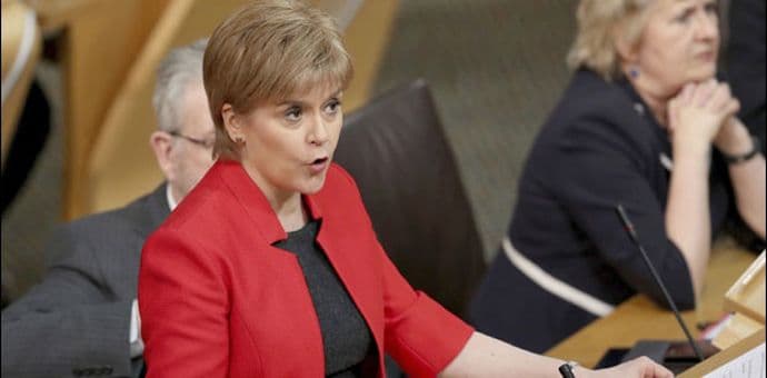 Škotski parlament glasa o novom referendumu o nezavisnosti Škotski parlament glasa o novom referendumu o nezavisnosti