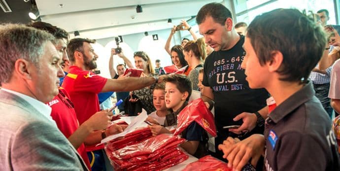 Fudbaleri Crne Gore u posjeti T-Centru Fudbaleri Crne Gore u posjeti T-Centru