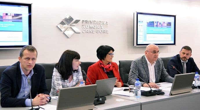 Prosječno vrijeme carinjenja sat i 27 minuta Prosječno vrijeme carinjenja sat i 27 minuta