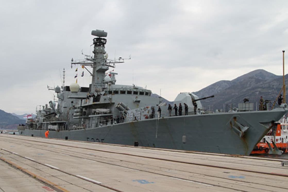 Kraljevska ratna mornarica uplovila u Luku Bar