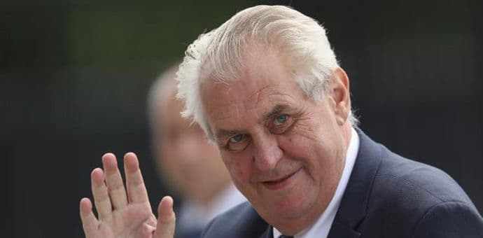 Zeman: Šta će nam NATO kad nije u stanju da interveniše? Zeman: Šta će nam NATO kad nije u stanju da interveniše?