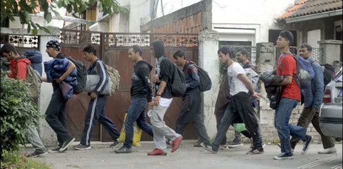 Mađarska od sjutra sve migrante zatvara u kontejnere Mađarska od sjutra sve migrante zatvara u kontejnere