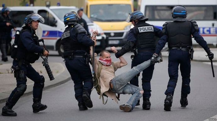 Francuska: Neredi zbog policijske brutalnosti Francuska: Neredi zbog policijske brutalnosti