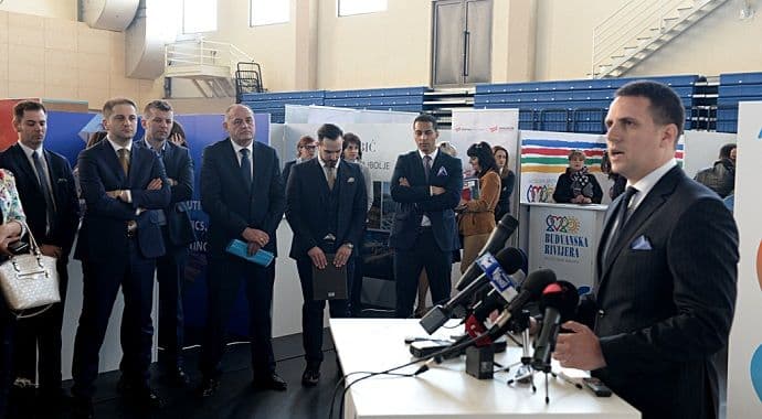 Vešović otvorio Dane karijere Vešović otvorio Dane karijere