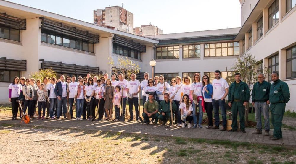CG Telekom: Zaposleni sadili drveće u dvorištu OŠ "Štampar Makarije" CG Telekom: Zaposleni sadili drveće u dvorištu OŠ "Štampar Makarije"