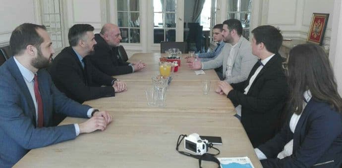 Crnogorski srednjoškolci u posjeti Briselu Crnogorski srednjoškolci u posjeti Briselu