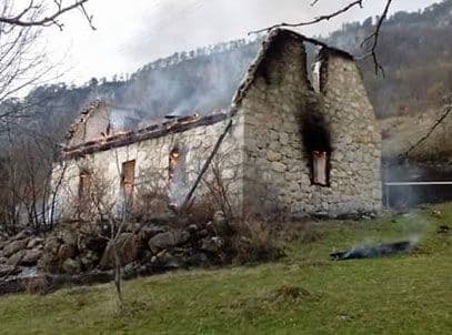 Izgorela kuća Miroslava Ostojića Izgorela kuća Miroslava Ostojića