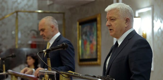 Marković o razgraničenju CG i Kosova: Ne tražimo posebne uslove Marković o razgraničenju CG i Kosova: Ne tražimo posebne uslove