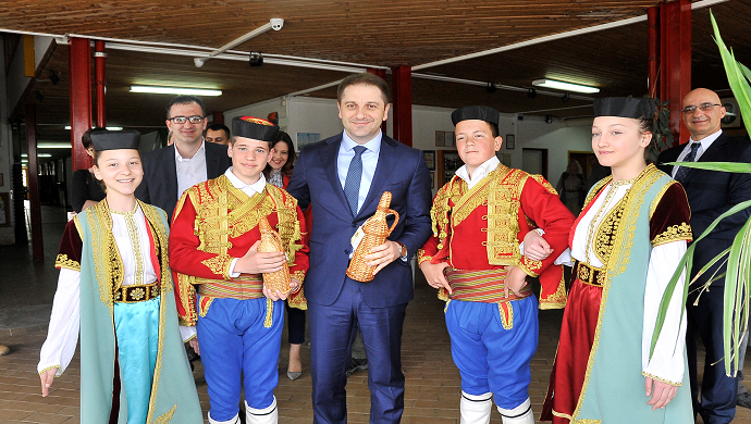 Šehović posjetio Tivat: Gradiće se novi školski objekti Šehović posjetio Tivat: Gradiće se novi školski objekti