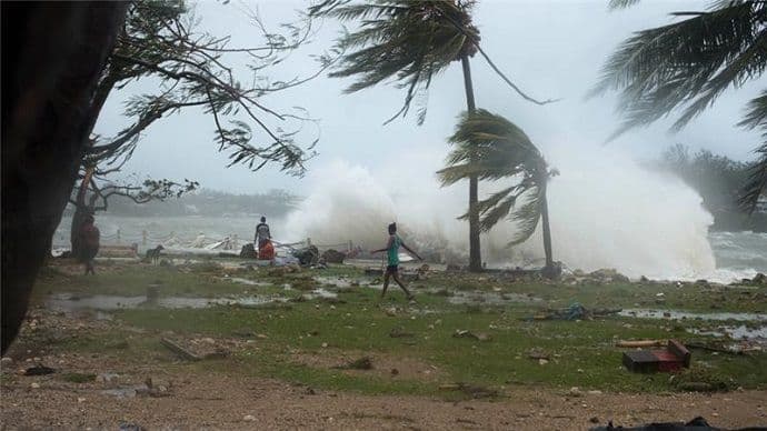 Nemilosrdni ciklon Debi Nemilosrdni ciklon Debi