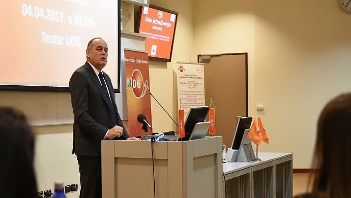 Simović: Poruke znanja treba nesebično dijeliti Simović: Poruke znanja treba nesebično dijeliti