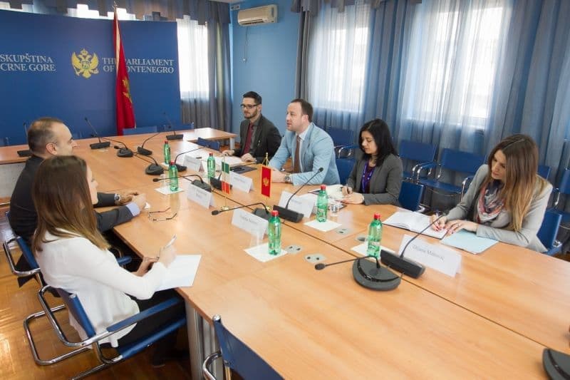 Nikolić sa Del Monakom: Odluku o članstvu u NATO donijeti u parlamentu Nikolić sa Del Monakom: Odluku o članstvu u NATO donijeti u parlamentu