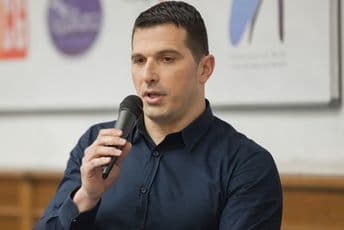 JANOVIĆ: Nije normalno da kadetska reprezentacija slavi medalju dižući tri prsta