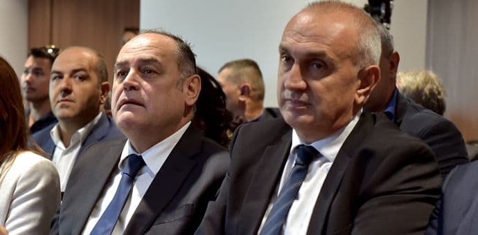 Simović u Mojkovcu uručuje rješenja o grantu za 44 mlada poljoprivrednika Simović u Mojkovcu uručuje rješenja o grantu za 44 mlada poljoprivrednika