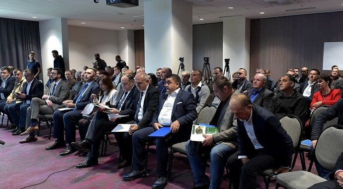 Podrška poljoprivrednicima da razviju uspješan biznis Podrška poljoprivrednicima da razviju uspješan biznis