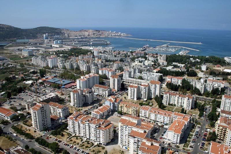 Višesatna obustava saobraćaja u centru Bara Višesatna obustava saobraćaja u centru Bara