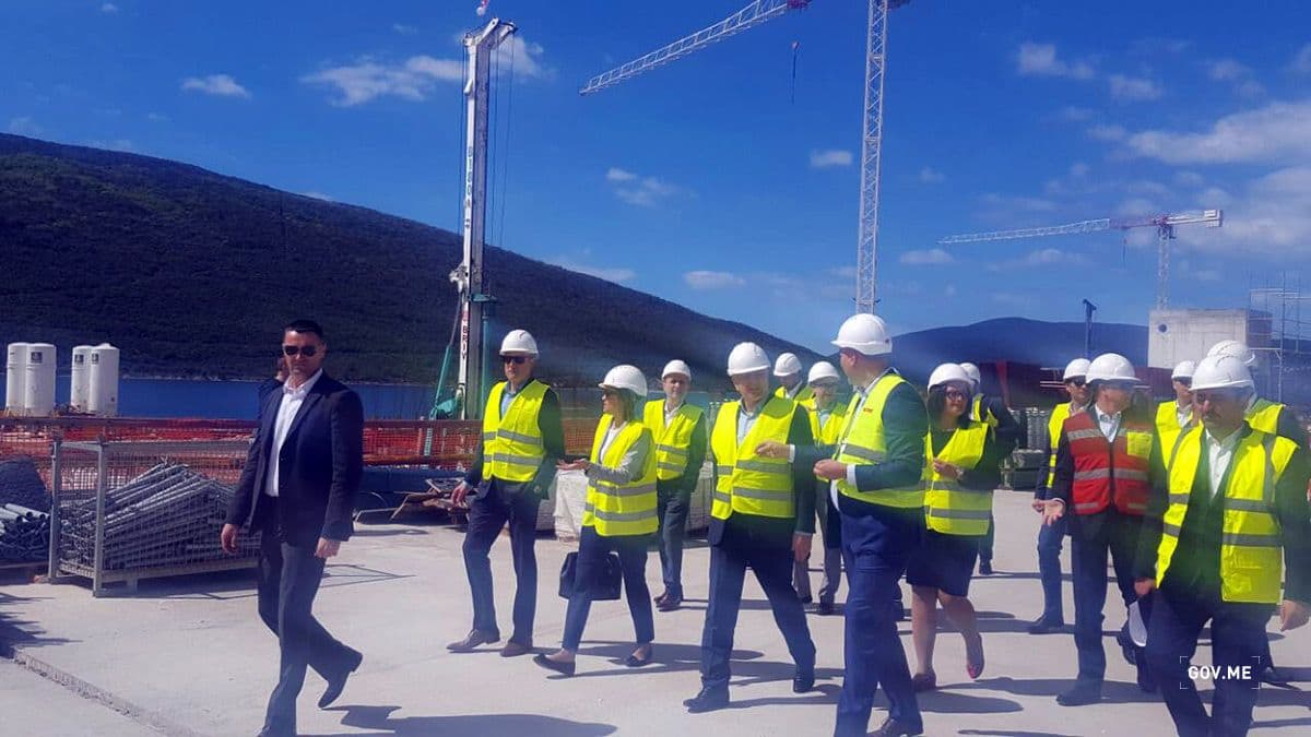 Premijer Duško Marković u Kumboru: Ovo je investitor kakvog smo željeli Premijer Duško Marković u Kumboru: Ovo je investitor kakvog smo željeli